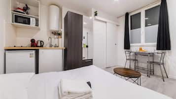 Fer et planche Ă  repasser, Wi-Fi, draps fournis