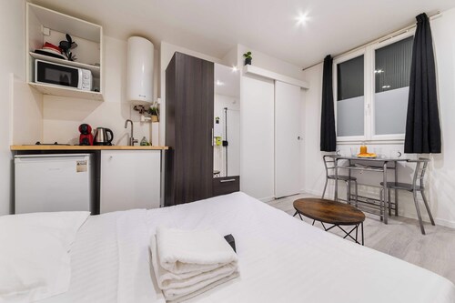 Studio fonctionnel hopital bichat - paris 18 - 2P