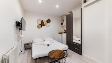 Fer et planche Ă  repasser, Wi-Fi, draps fournis