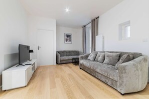 TV - Appartement proche metro et montmartre - paris 18 - 4P (Paris)