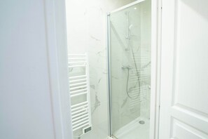 Unclassified image, 2 of 12, button