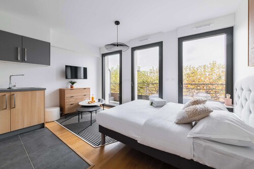 Studio lumineux avec terrasse Courbevoie - 2P