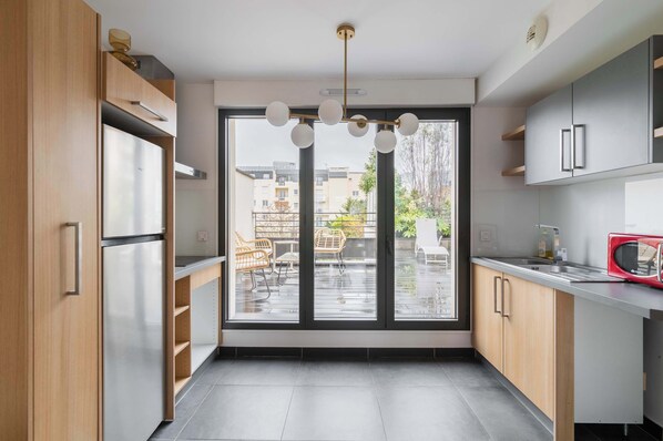 冰箱、微波炉、炉灶、茶具/咖啡用具