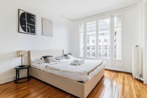 2 habitaciones, tabla de planchar con plancha, wifi y ropa de cama 