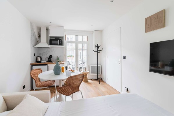 1 chambre, fer et planche à repasser, Wi-Fi, draps fournis