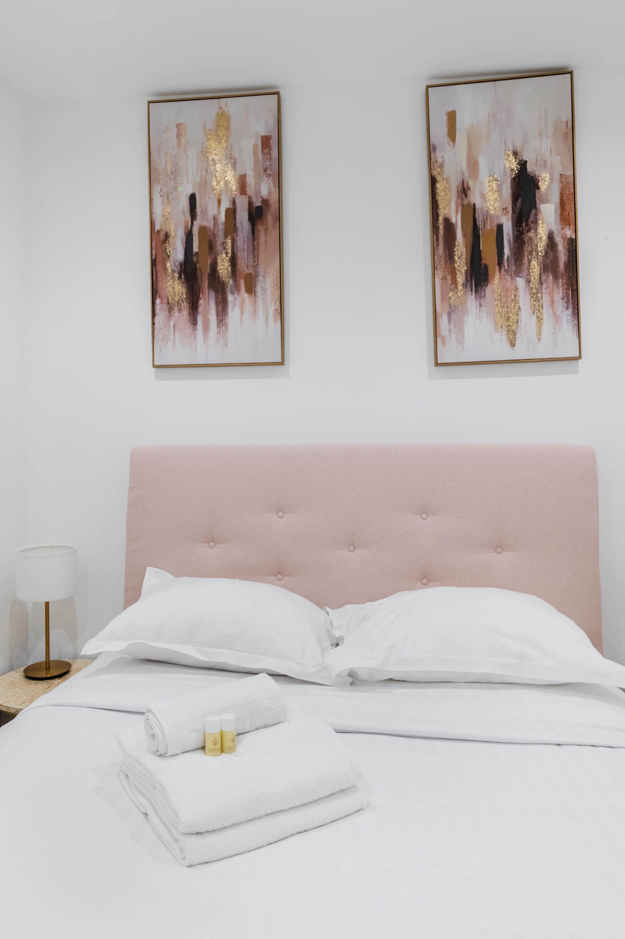 1 chambre, fer et planche à repasser, Wi-Fi, literie fournie