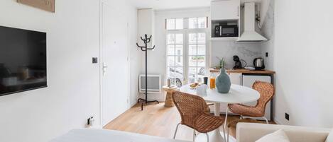 1 bedroom, iron/ironing board, WiFi, bed sheets