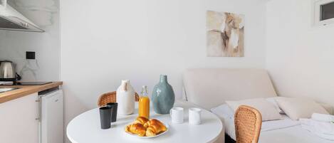 1 chambre, fer et planche Ă repasser, Wi-Fi, draps fournis