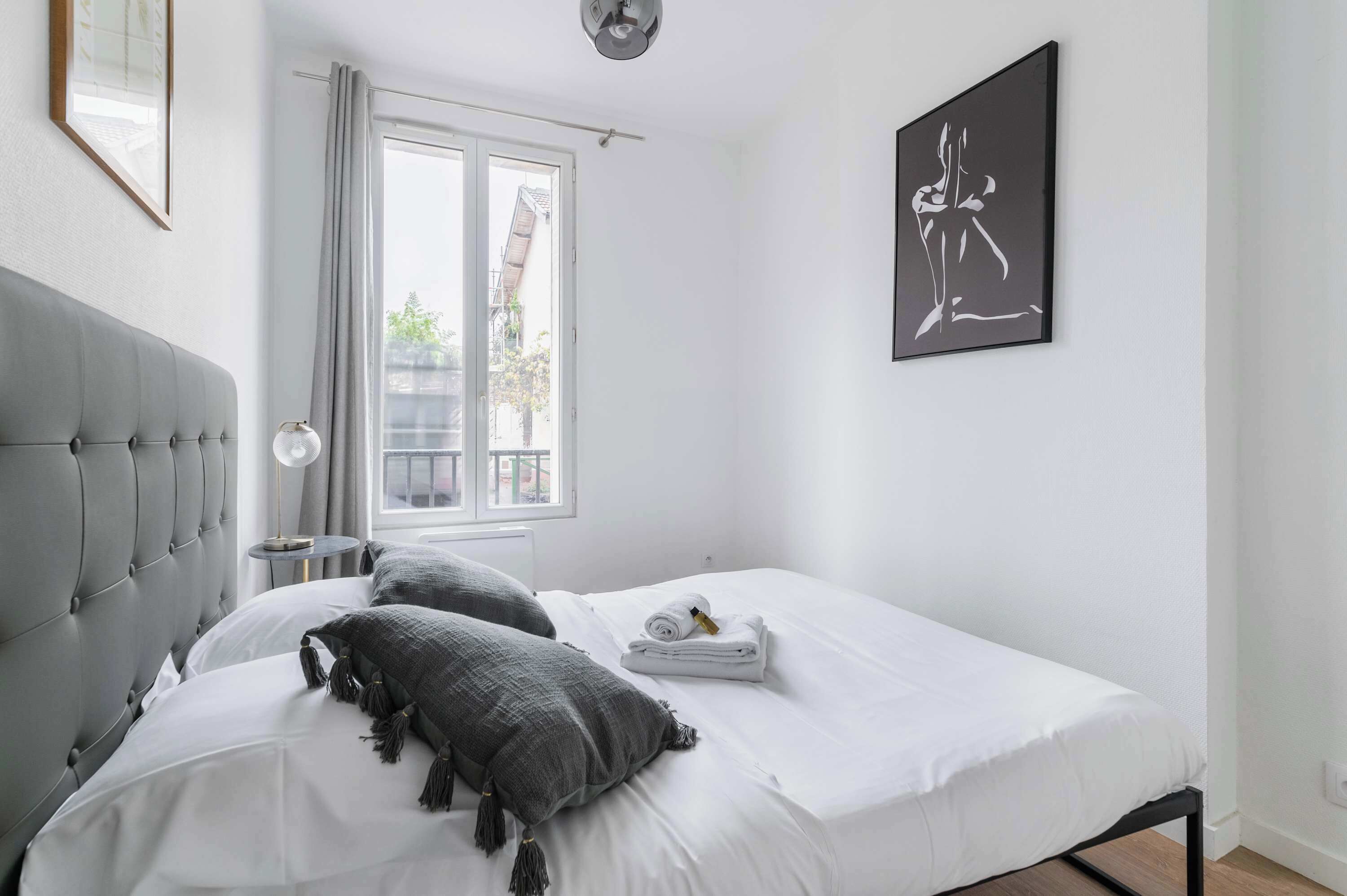 2 habitaciones, tabla de planchar con plancha, wifi y ropa de cama 