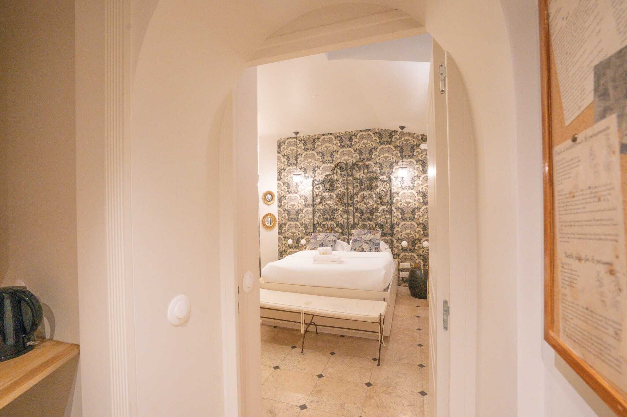 1 bedroom, desk, iron/ironing board, WiFi