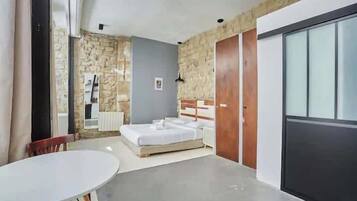 Fer et planche à repasser, Wi-Fi, draps fournis