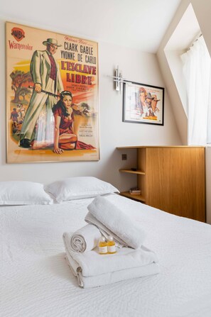 Iron/ironing board, WiFi, bed sheets