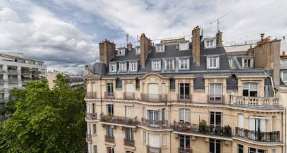 Studio refait a neuf metro pereire paris 17 - 2P