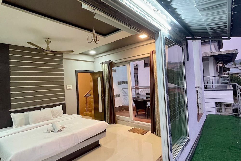 Greystone 4BHK Pvt Pool by Stellar Stays