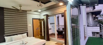 Greystone 4BHK Pvt Pool by Stellar Stays