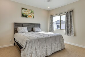 1 bedroom, desk, iron/ironing board, internet