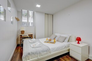 2 dormitorios, tabla de planchar con plancha, wifi y ropa de cama
