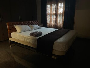 3 Schlafzimmer, Bügeleisen/Bügelbrett, WLAN, Bettwäsche