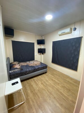 Deluxe Apartment, Kitchen | 2 bedrooms, iron/ironing board, free WiFi, bed sheets