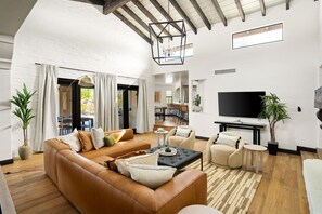 TV, fireplace, offices