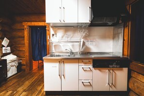 Fridge, microwave, stovetop, electric kettle - 2 minutes by car to Hakuba Goryu/Hakuba47 【 Cocoro Chalet Hakuba (白馬村)