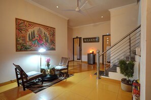 32-inch LED TV with satellite channels, printers - Shyama inn by Rivlet  (New Delhi)