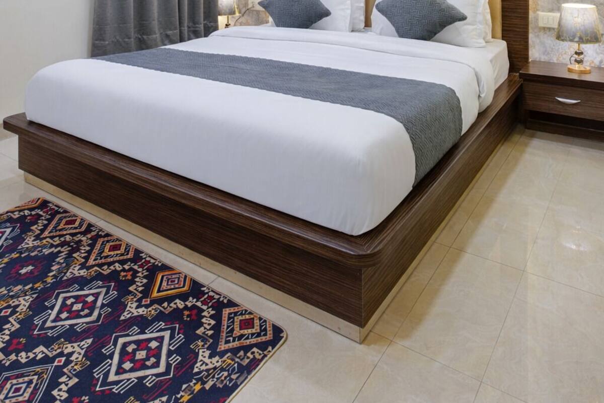 Suite | Premium bedding, individually decorated, individually furnished, desk