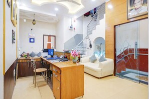 Reception - Shyama inn by Rivlet  (New Delhi)