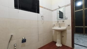 Shared Dormitory, 1 Bedroom, City View | Bathroom