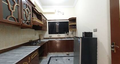 Room-room Serene Retreat in Rawalpindi -