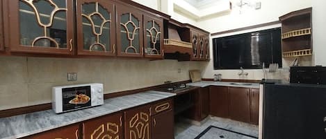 Slaapzaal, 1 slaapkamer, uitzicht op stad | Interieur