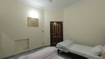 Shared Dormitory, 1 Bedroom, City View | Spa