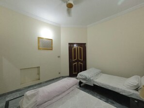 Shared Dormitory, 1 Bedroom, City View | Spa