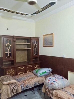 Shared Dormitory, 1 Bedroom, City View | 1 bedroom - Room-room 13 Serene Retreat in Rawalpind (Rawalpindi)