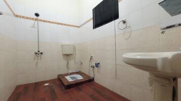 Shared Dormitory, 1 Bedroom, City View | Bathroom