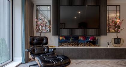 Luxury Apartment in 18th century listed Hotel conversion