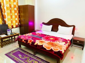 View from room - Goroomgo Lotus india Khajuraho (Rajnagar)