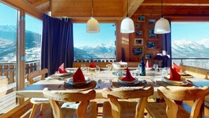 Dining - Sunny chalet in Veysonnaz with garden (Veysonnaz)