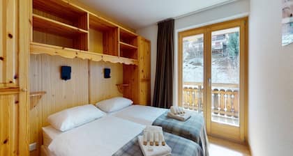 Apartment on floor four with balcony