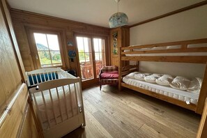 3 Schlafzimmer, Reisekinderbett, kostenloses WLAN
