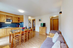 Interior - Apartment in Nendaz with Ski-In/Ski-Out (Haute-Nendaz)