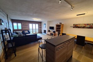 Smart TV y chimenea