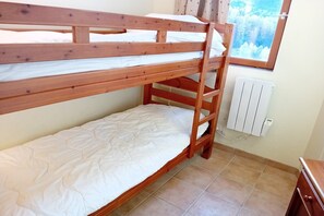 2 bedrooms