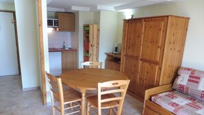 Unclassified image, 3 of 21, button - Apartment in Termignon with Ski-In/Ski-Out (Val Cenis)