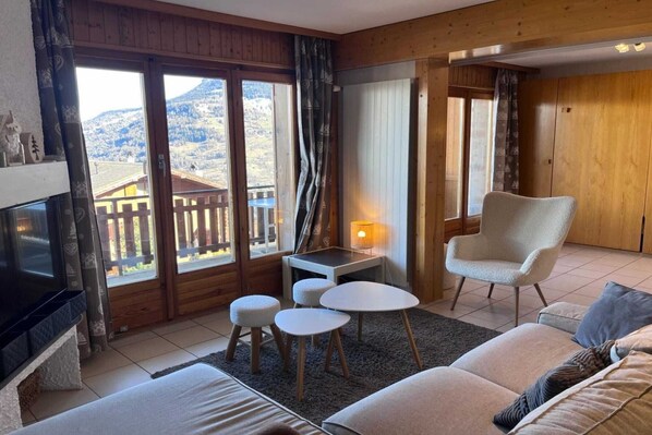 Smart TV, DVD player