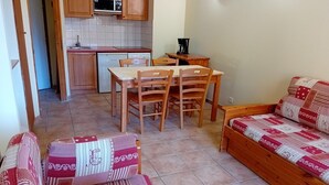 Interior - Central apartment with mountain view (Val Cenis)