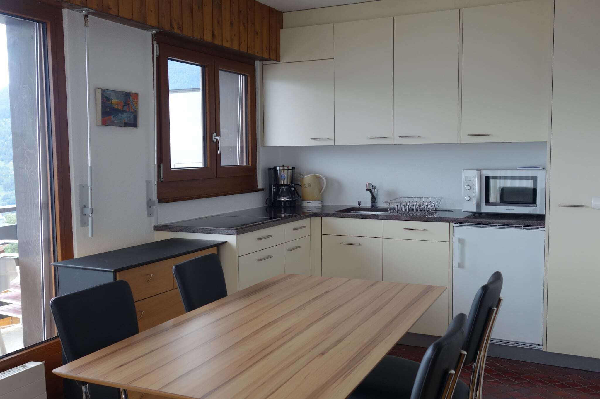 Kylskåp, ugn, spishäll och diskmaskin