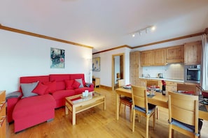 Smart TV, DVD player, stereo