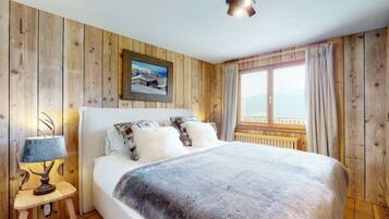 6 Schlafzimmer, Schreibtisch, Internetzugang