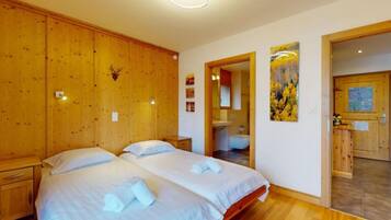 2 bedrooms